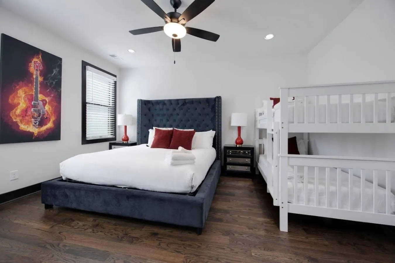 Two Townhomes- Rooftop Lounge- Hot Tub- City Views Nashville Holiday home
