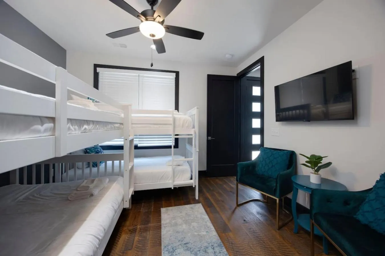 Holiday home Two Townhomes- Rooftop Lounge- Hot Tub- City Views Nashville United States