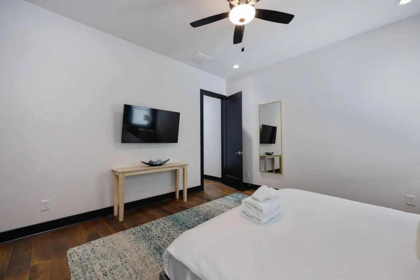 Two Townhomes- Rooftop Lounge- Hot Tub- City Views Nashville 0*,
